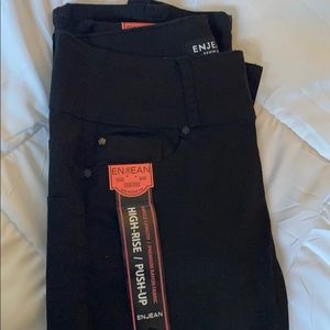 Black high waisted skinny jeans